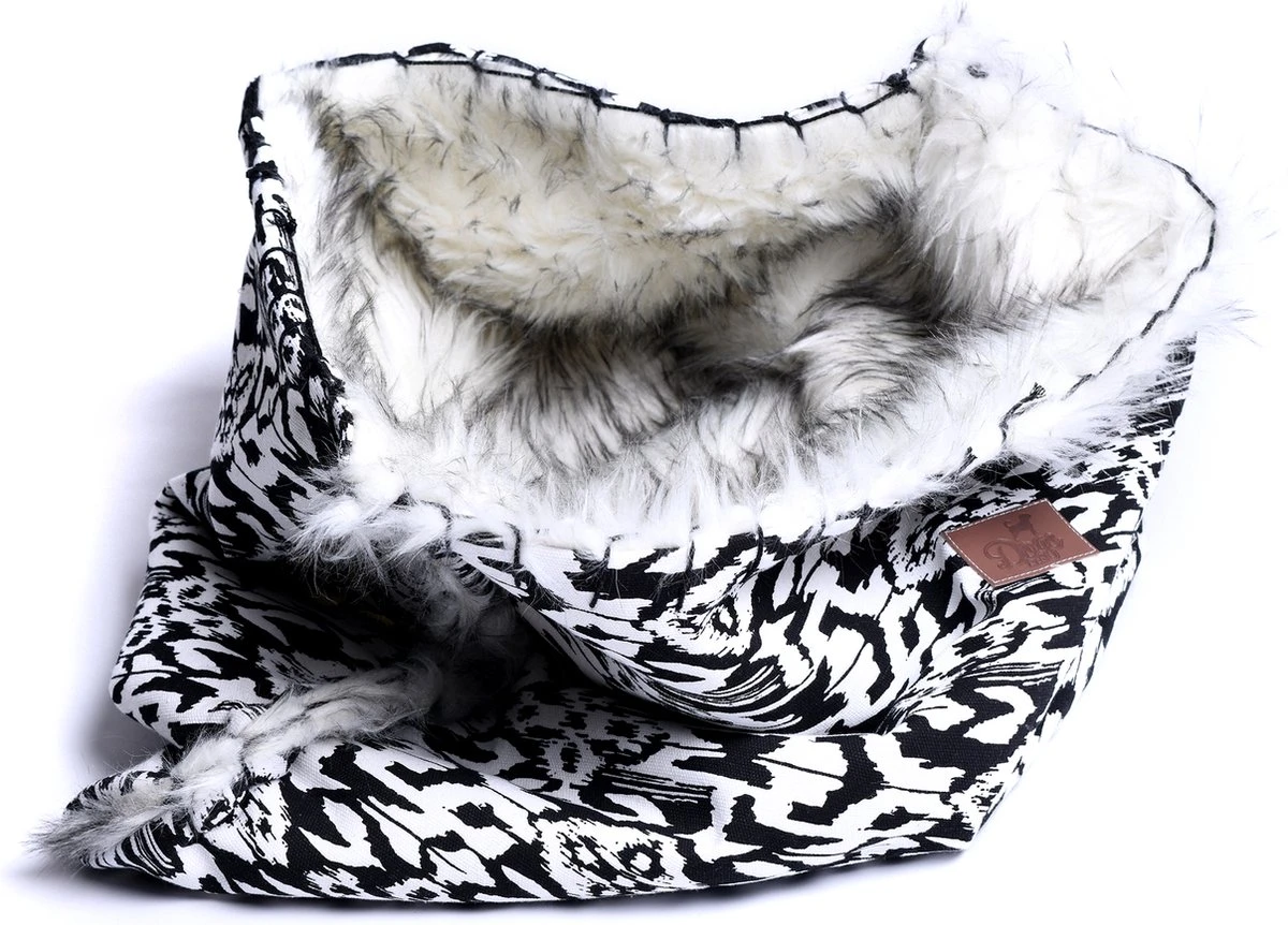 Dogs&Co Honden Slaapzak Ethnic 70x50cm Zwart/wit - Hondenslaapzak - Kattenslaapzak - Geschikt Voor Honden Of Katten T/m 10KG 4 Dogs&Co Honden Slaapzak Ethnic 70x50cm Zwart/wit - Hondenslaapzak - Kattenslaapzak - Geschikt Voor Honden Of Katten T/m 10KG - Afbeelding 4